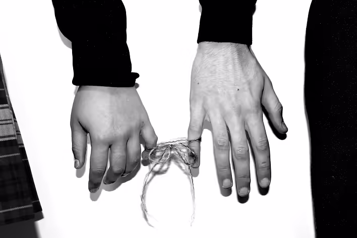 Handfasting: давня традиція "зв’язування рук" у весільних обрядах