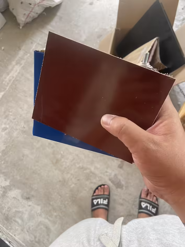 Текстоліт, нарізаний під розмір банки